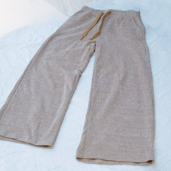 High-waisted, flare, lounge pants with elastic waist, drawstring and pockets - Picture 1 of 3